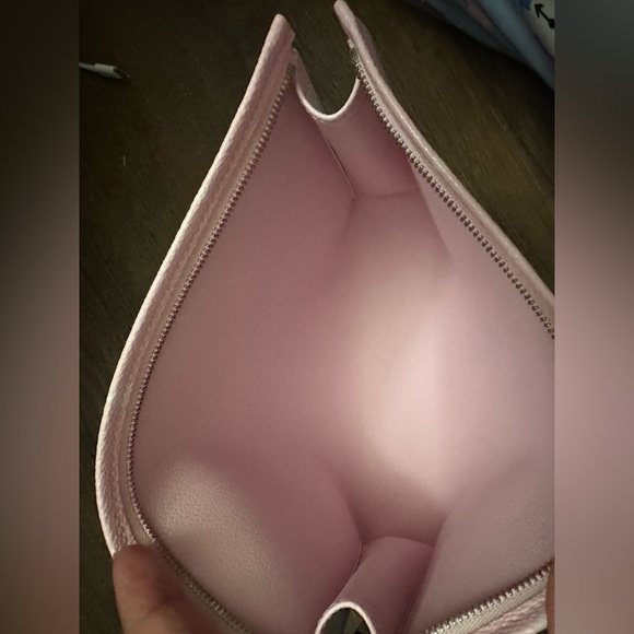 🎈SOLD🎈Louis Vuitton Toiletry 26 escale pochette - Picture 3 of 6